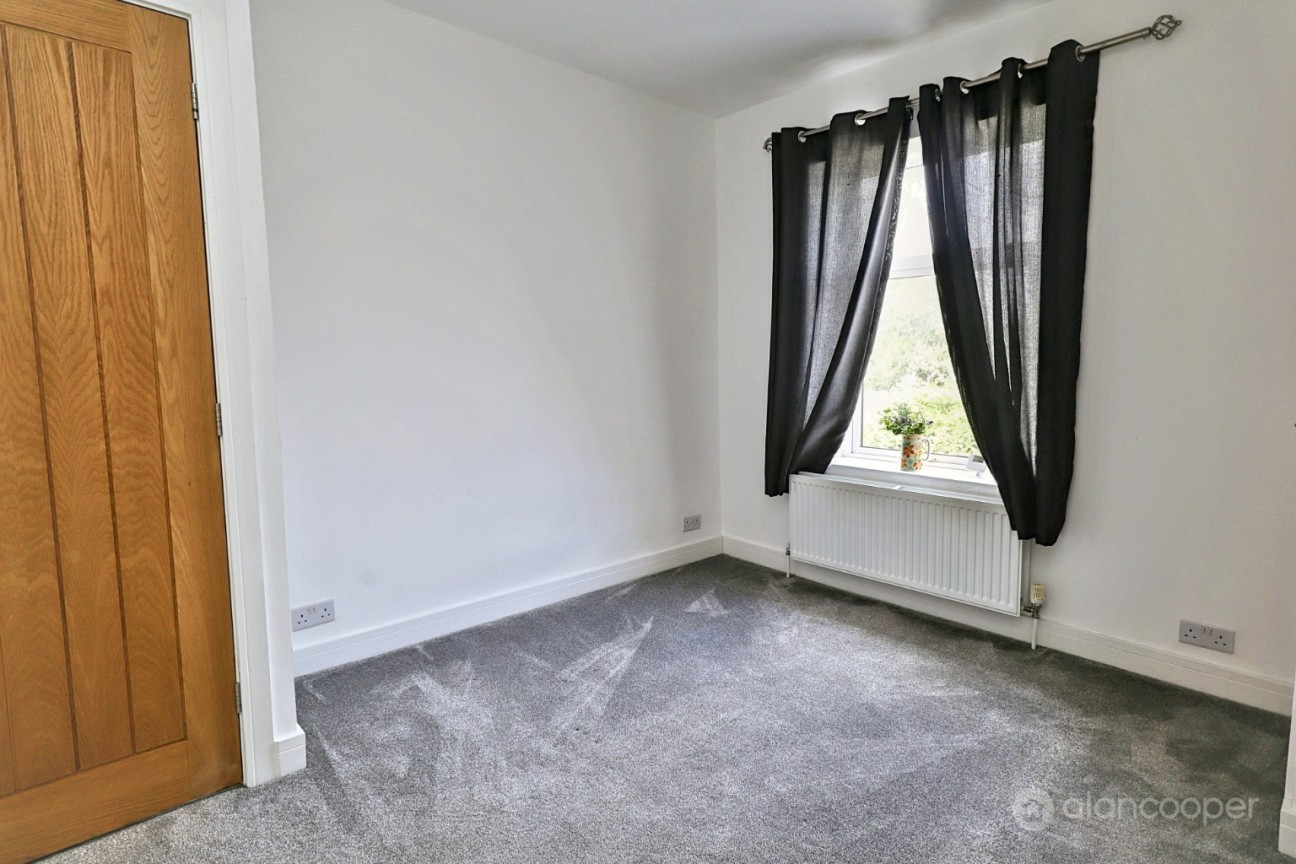 Nuneaton Road, Bulkington, CV12 9SB