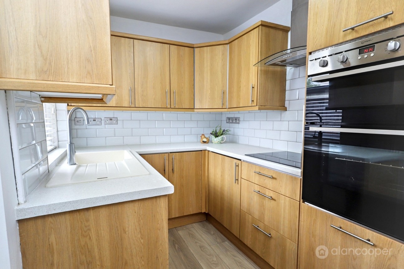Nuneaton Road, Bulkington, CV12 9SB