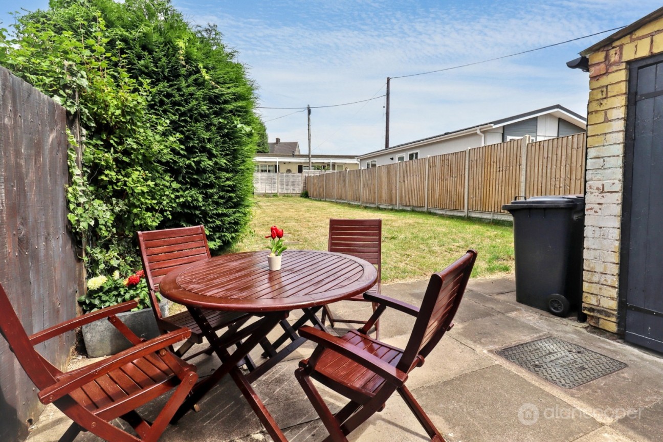 Nuneaton Road, Bulkington, CV12 9SB