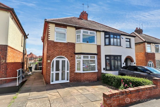 Oakdene Crescent, Weddington, Nuneaton, CV10 0DX