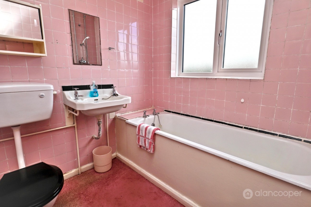 Oakdene Crescent, Weddington, Nuneaton, CV10 0DX