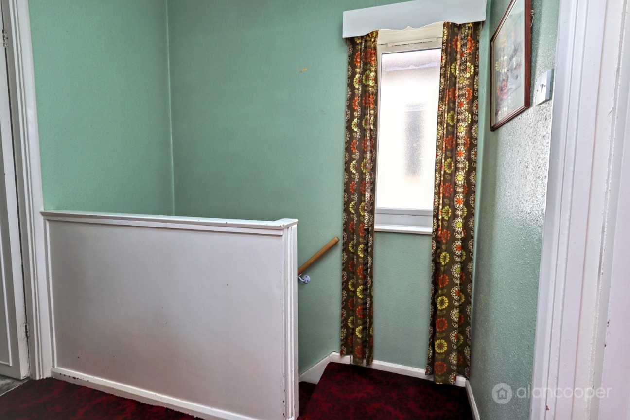 Oakdene Crescent, Weddington, Nuneaton, CV10 0DX