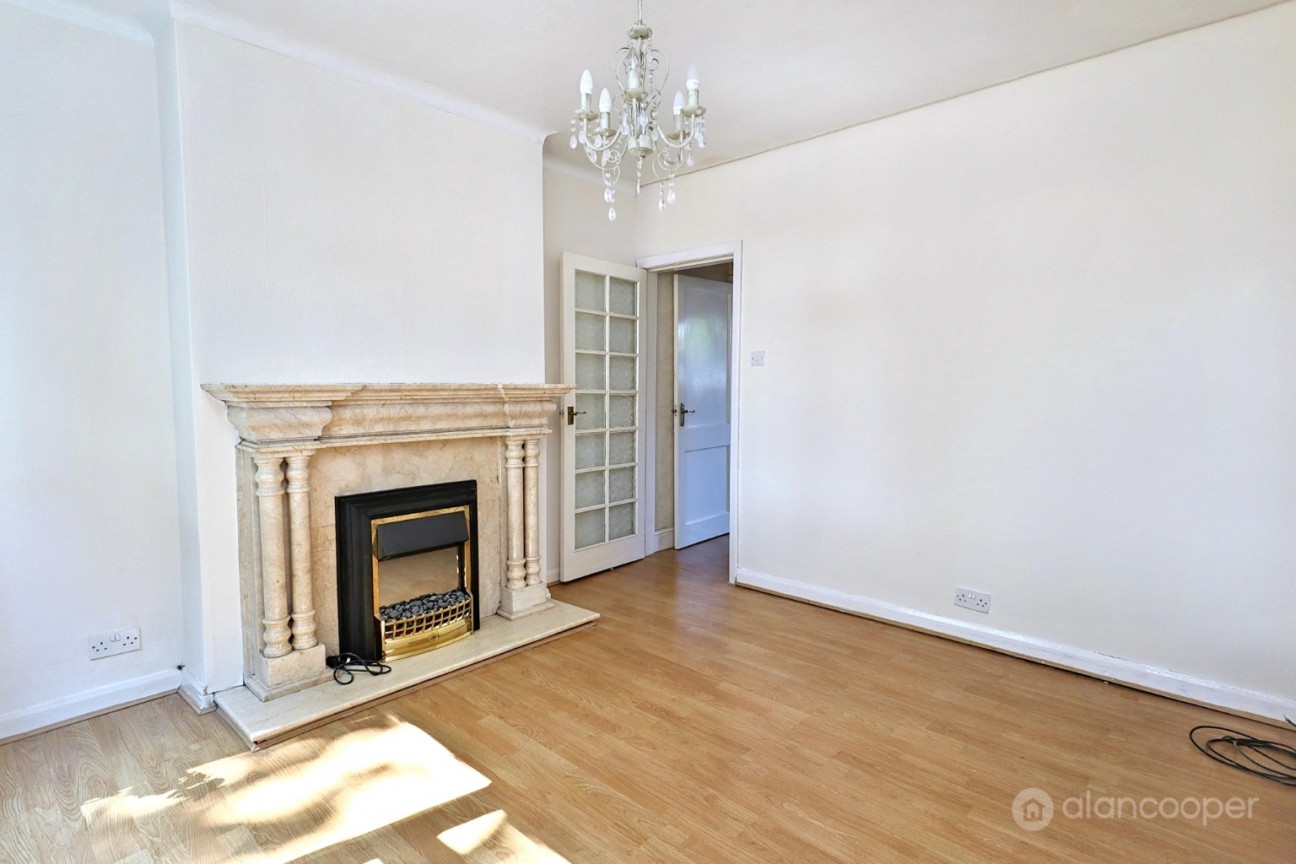 Central Avenue, Abbey Green, Nuneaton, CV11 5BB