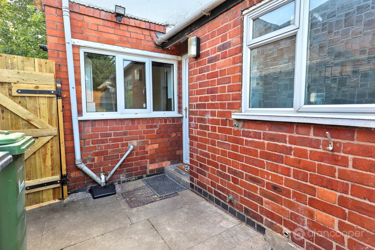 Central Avenue, Abbey Green, Nuneaton, CV11 5BB
