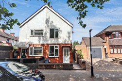 Central Avenue, Abbey Green, Nuneaton, CV11 5BB