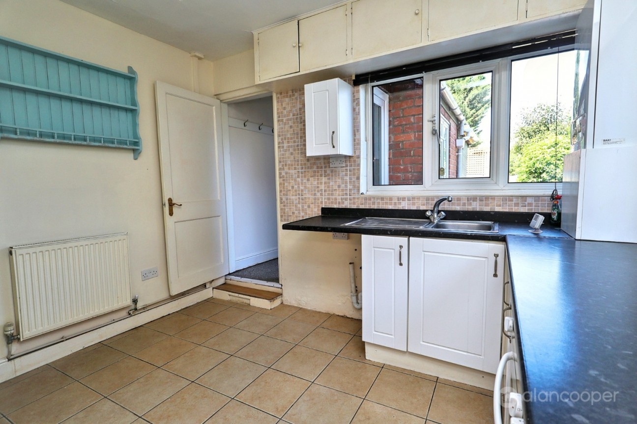 Central Avenue, Abbey Green, Nuneaton, CV11 5BB