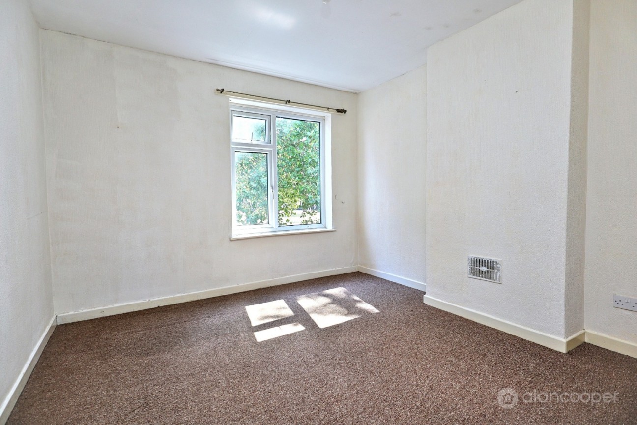 Central Avenue, Abbey Green, Nuneaton, CV11 5BB