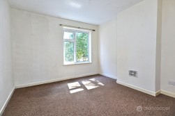 Central Avenue, Abbey Green, Nuneaton, CV11 5BB