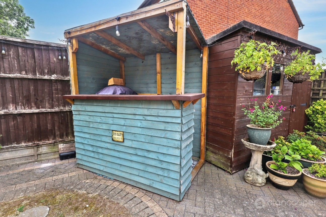 Clovelly Way, Horeston Grange, Nuneaton, CV11 6YB