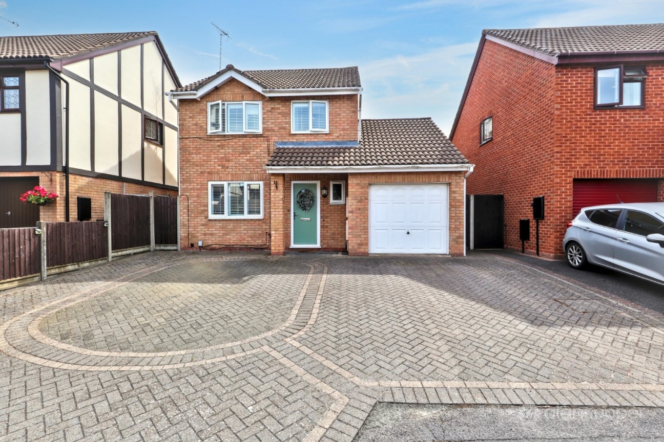 Clovelly Way, Horeston Grange, Nuneaton, CV11 6YB