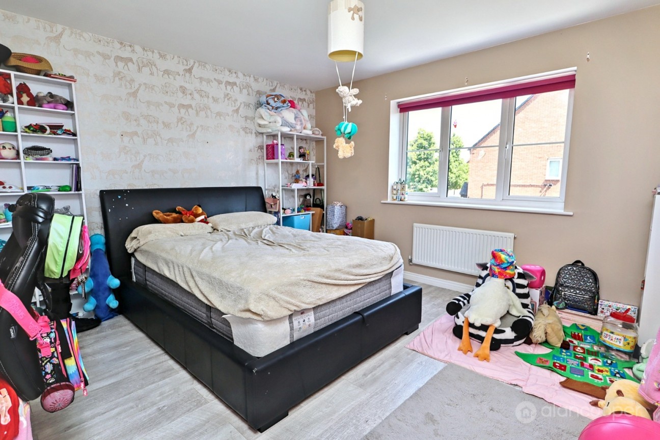 Lower Farm Way, Weddington, Nuneaton, CV10 0FD