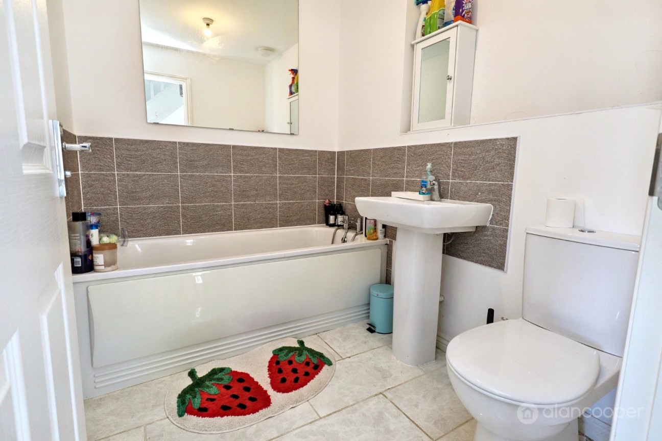 Lower Farm Way, Weddington, Nuneaton, CV10 0FD