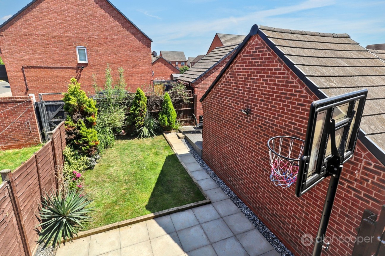 Lower Farm Way, Weddington, Nuneaton, CV10 0FD