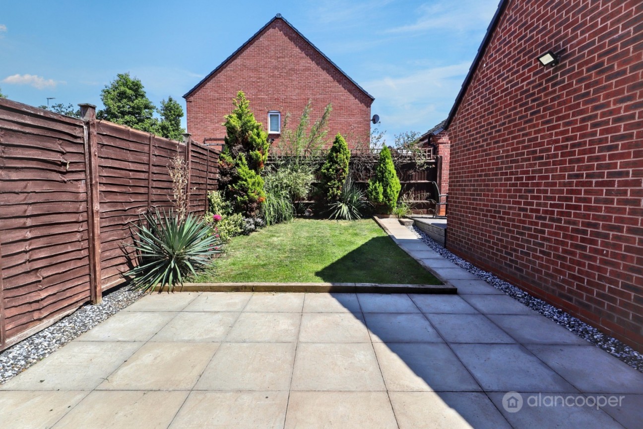 Lower Farm Way, Weddington, Nuneaton, CV10 0FD