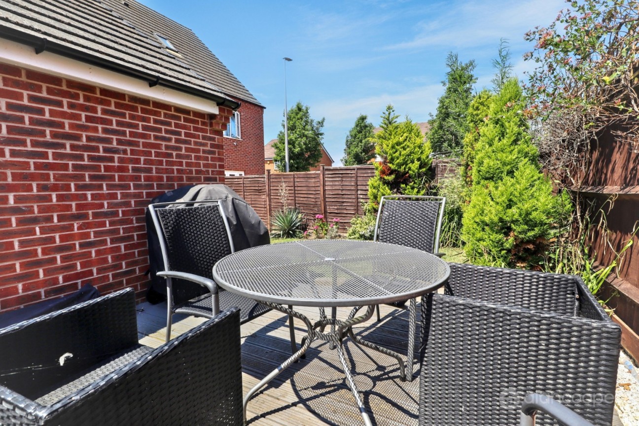 Lower Farm Way, Weddington, Nuneaton, CV10 0FD