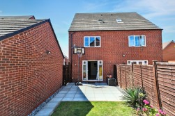 Lower Farm Way, Weddington, Nuneaton, CV10 0FD