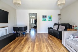 Lower Farm Way, Weddington, Nuneaton, CV10 0FD