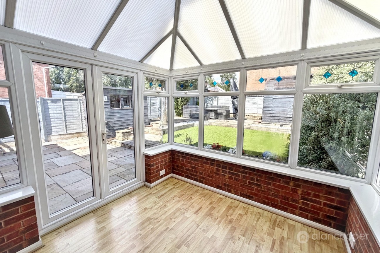 Snowshill Close, Maple Park, Nuneaton, CV11 4XQ