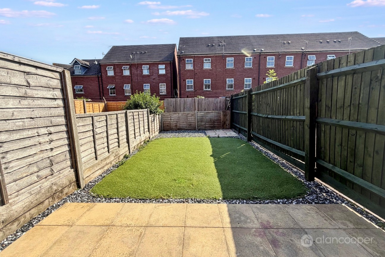 Kenilworth Drive, Weavers Green, Nuneaton, CV11 5XP