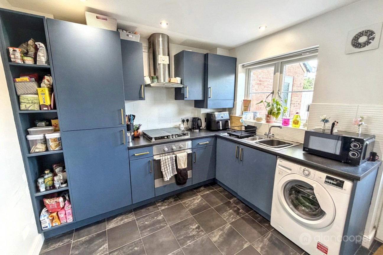 Upton Drive, Maple Park, Nuneaton, CV11 4GF