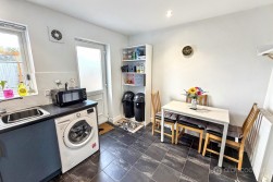 Upton Drive, Maple Park, Nuneaton, CV11 4GF