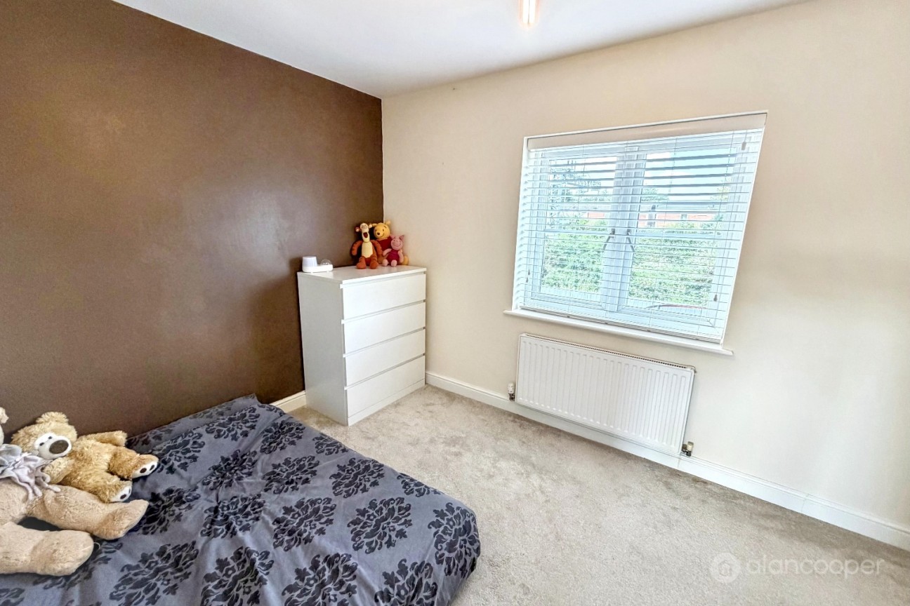 Upton Drive, Maple Park, Nuneaton, CV11 4GF