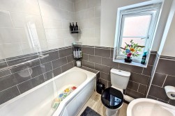 Upton Drive, Maple Park, Nuneaton, CV11 4GF