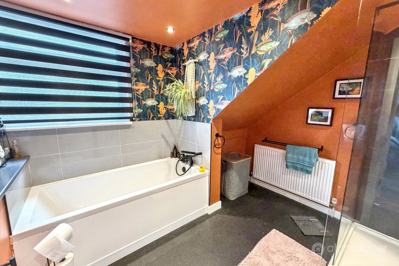 Avon Close, Bulkington, CV12 9SA