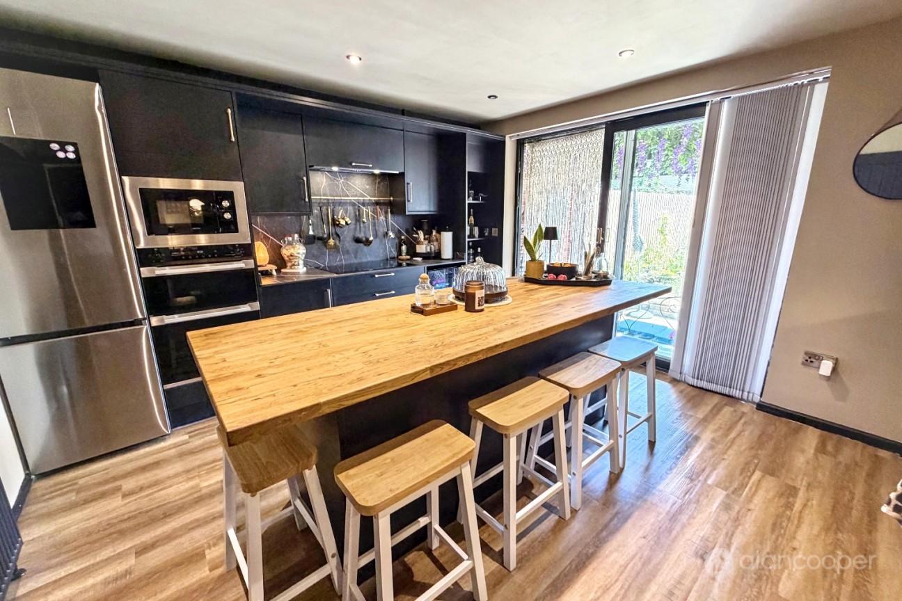 Avon Close, Bulkington, CV12 9SA