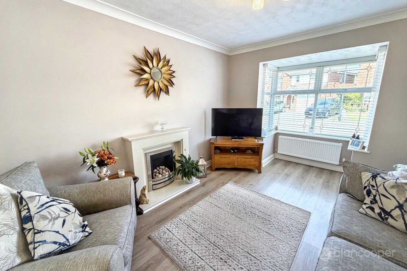 Penshurst Way, Maple Park, Nuneaton, CV11 4XF