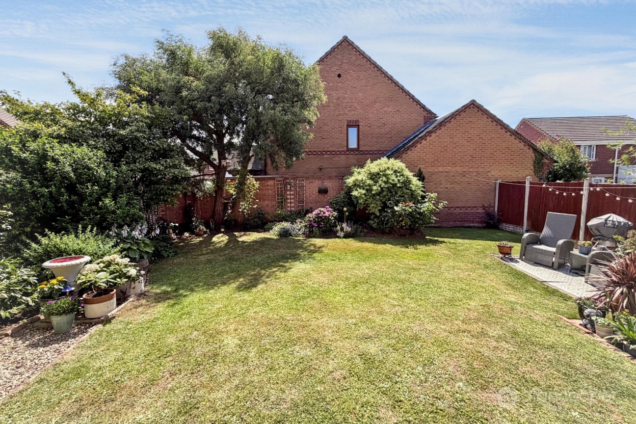 Penshurst Way, Maple Park, Nuneaton, CV11 4XF