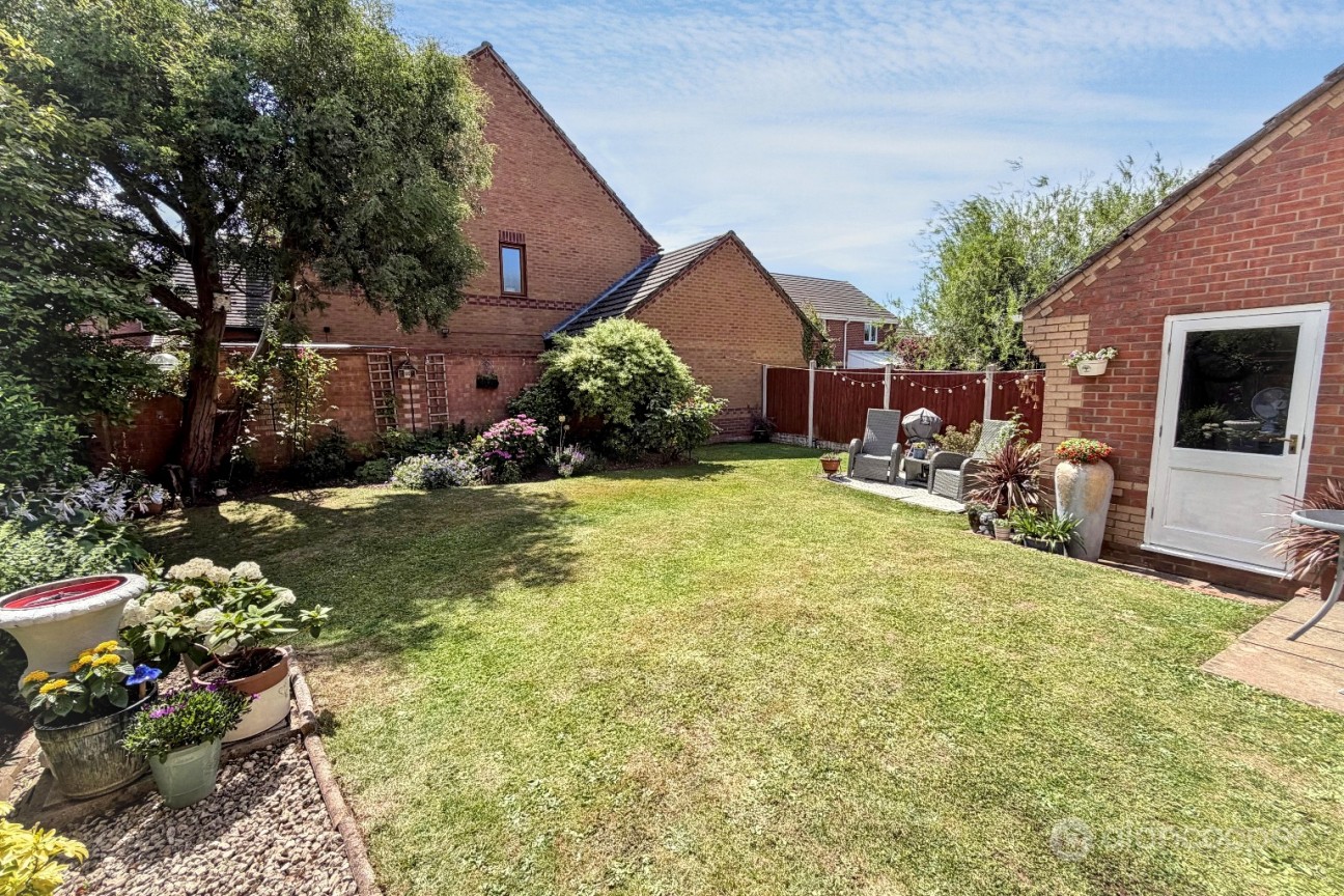 Penshurst Way, Maple Park, Nuneaton, CV11 4XF