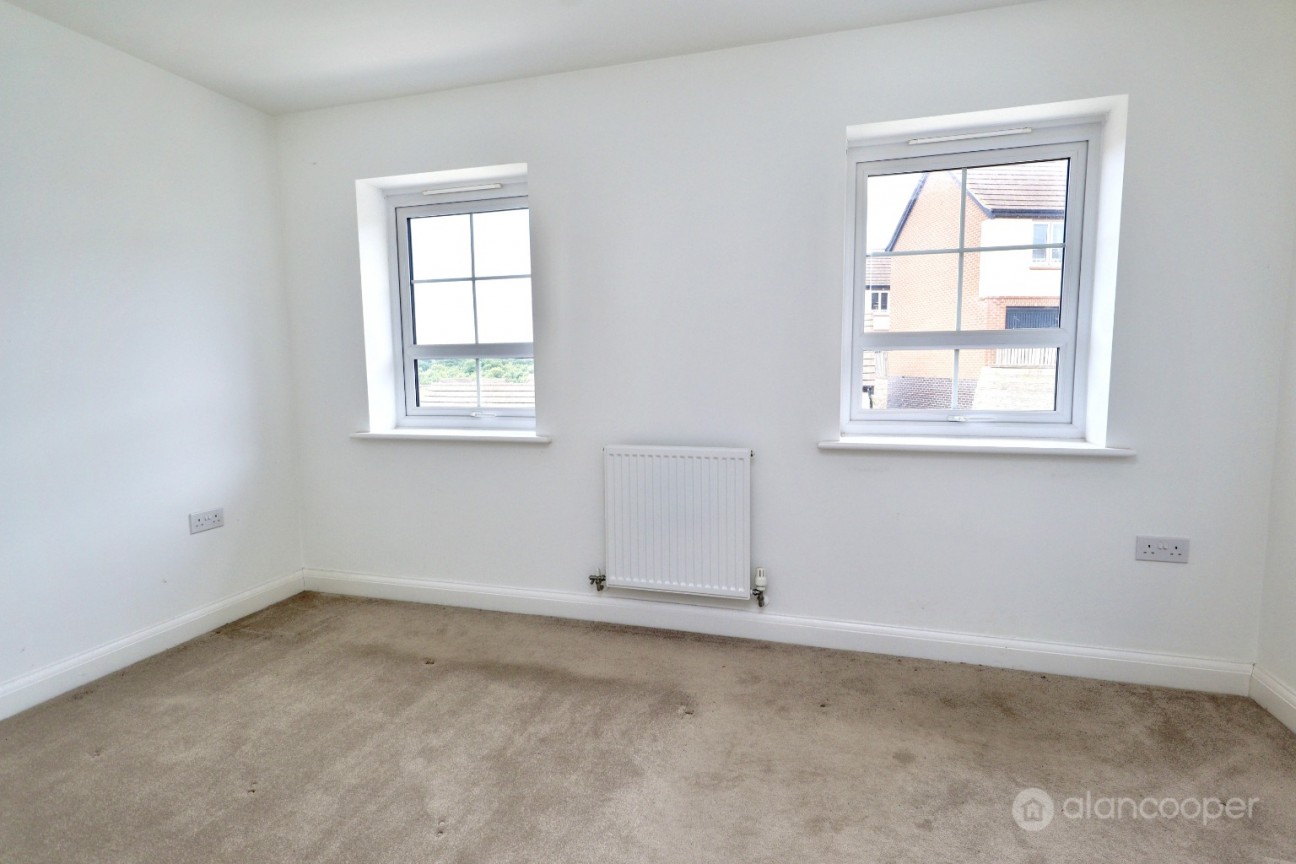 Edinburgh Road, Nuneaton, CV10 9FP