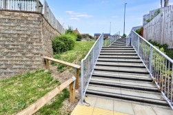 Edinburgh Road, Nuneaton, CV10 9FP