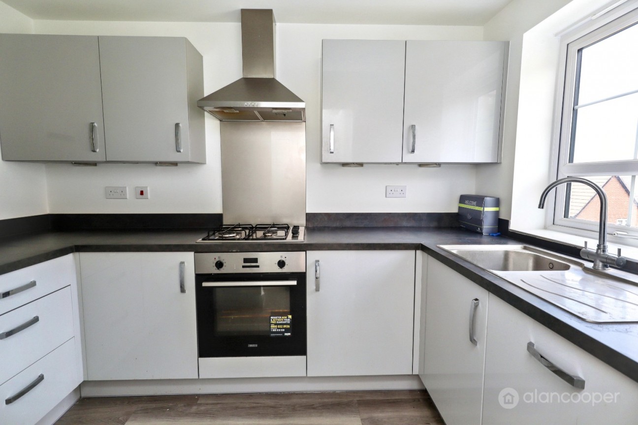 Edinburgh Road, Nuneaton, CV10 9FP