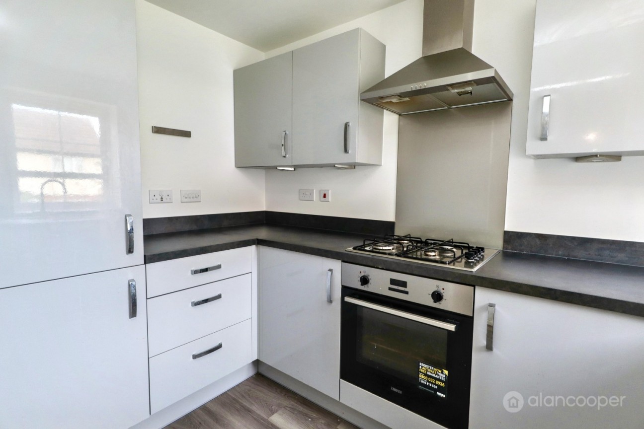 Edinburgh Road, Nuneaton, CV10 9FP