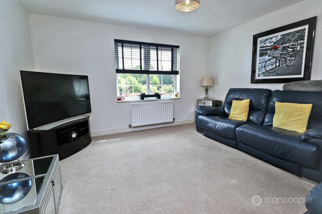 Currane Road, Eliot's View, Nuneaton, Warwickshire, CV10 0HY
