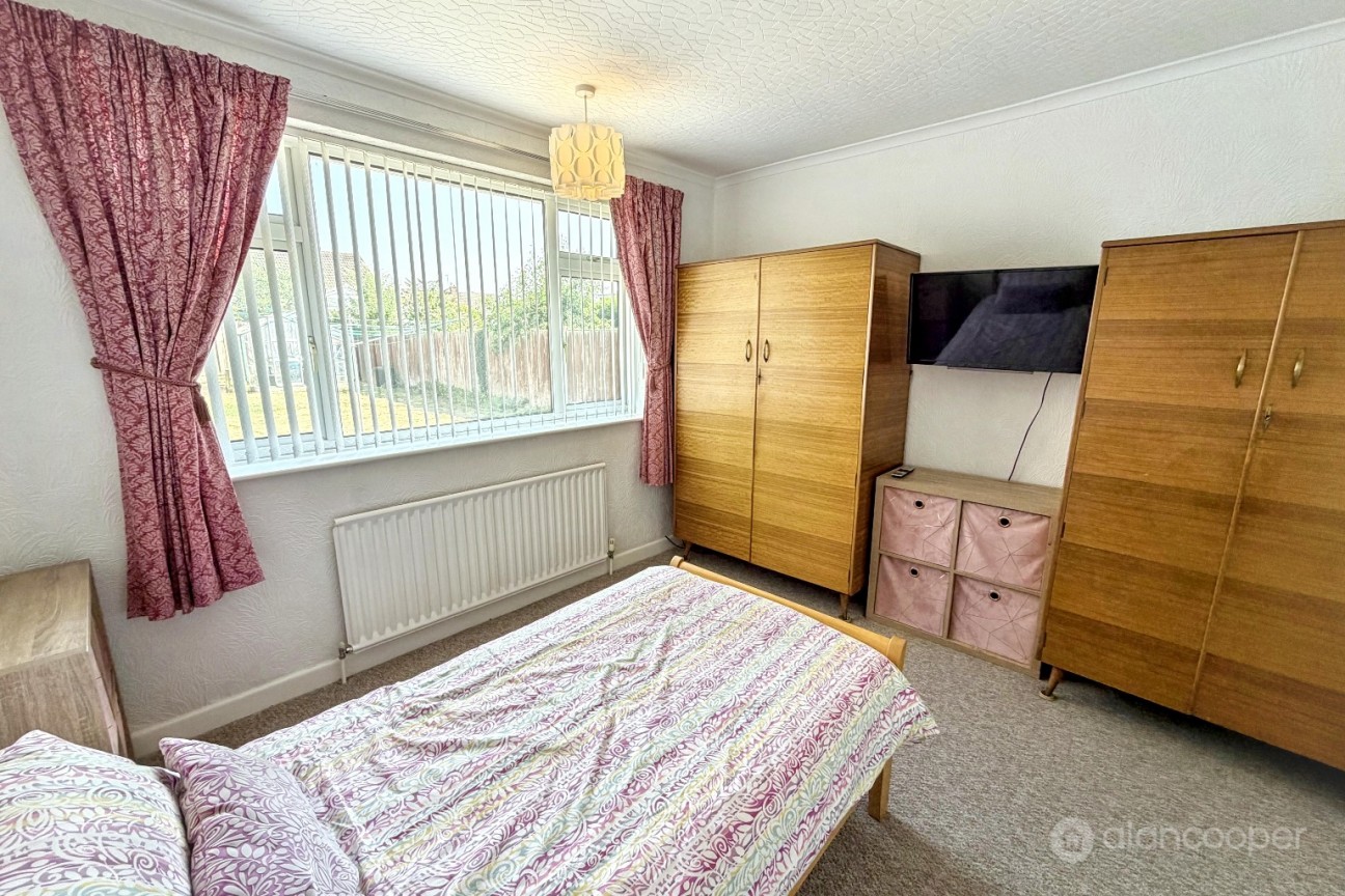 Villa Close, Bulkington, CV12 9NE