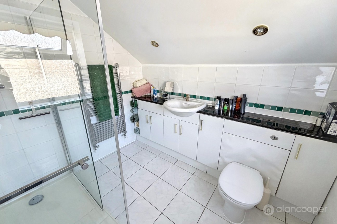 Villa Close, Bulkington, CV12 9NE