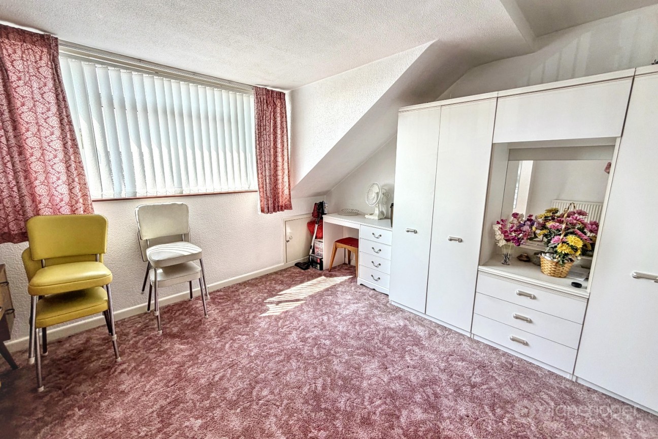 Villa Close, Bulkington, CV12 9NE