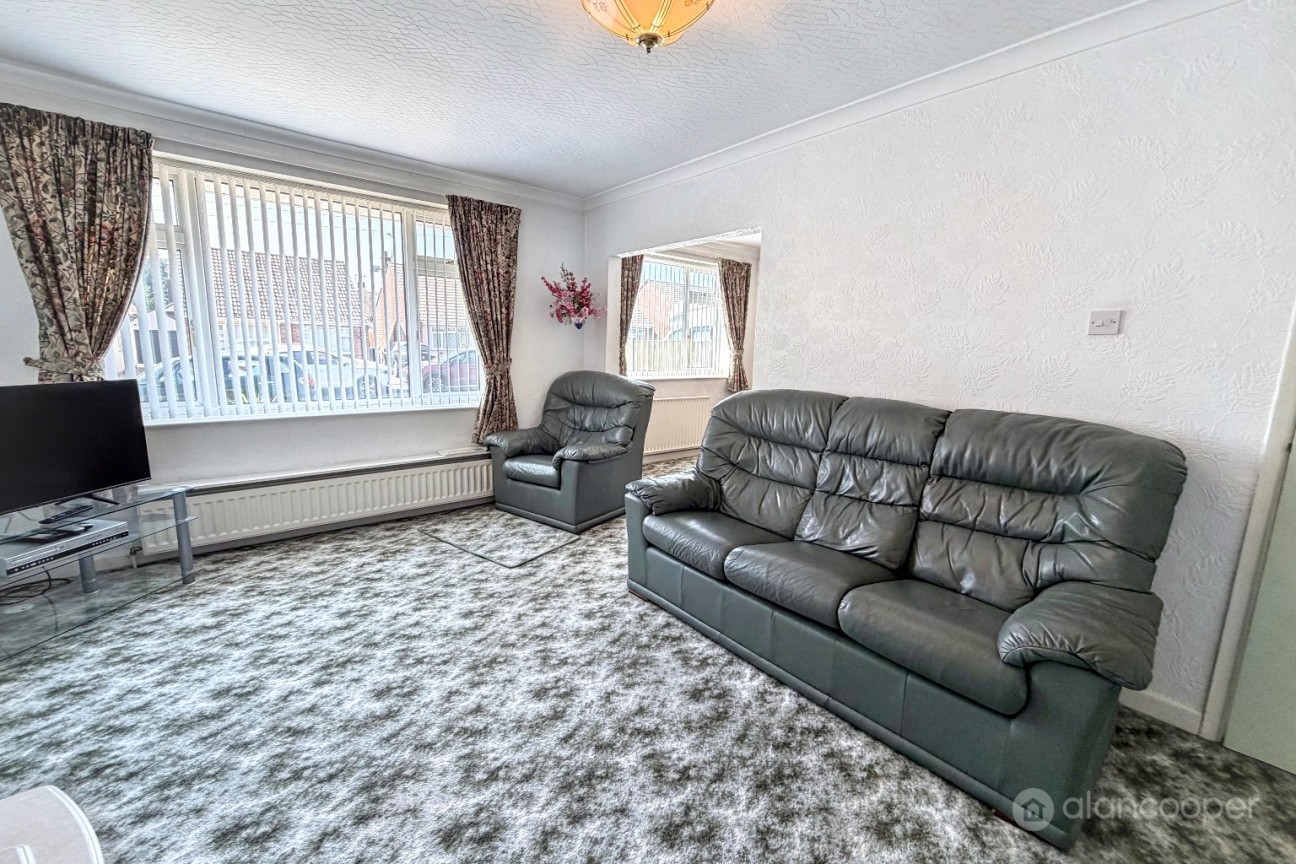 Villa Close, Bulkington, CV12 9NE