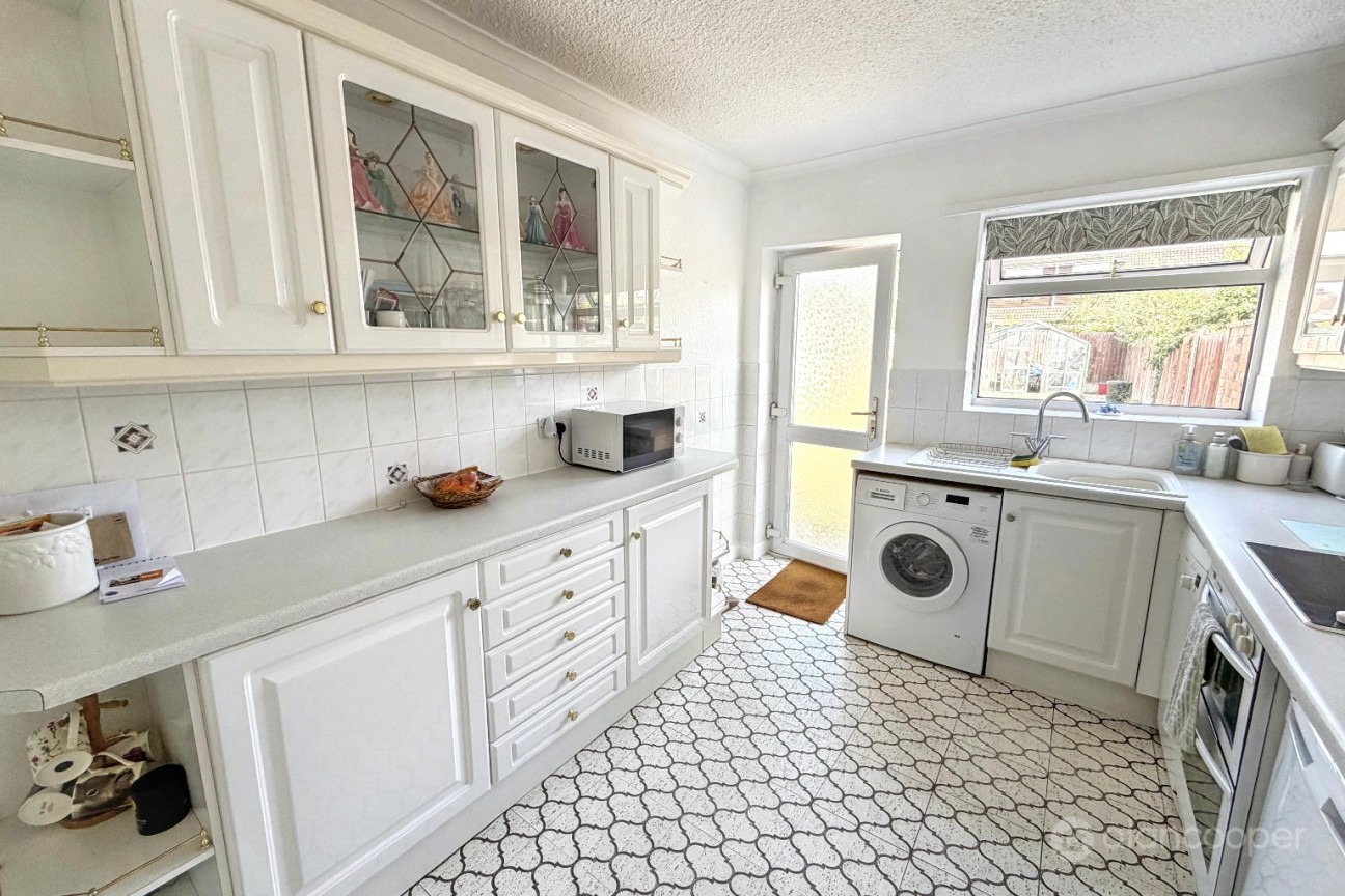 Villa Close, Bulkington, CV12 9NE