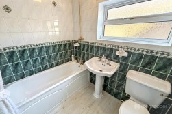 Villa Close, Bulkington, CV12 9NE
