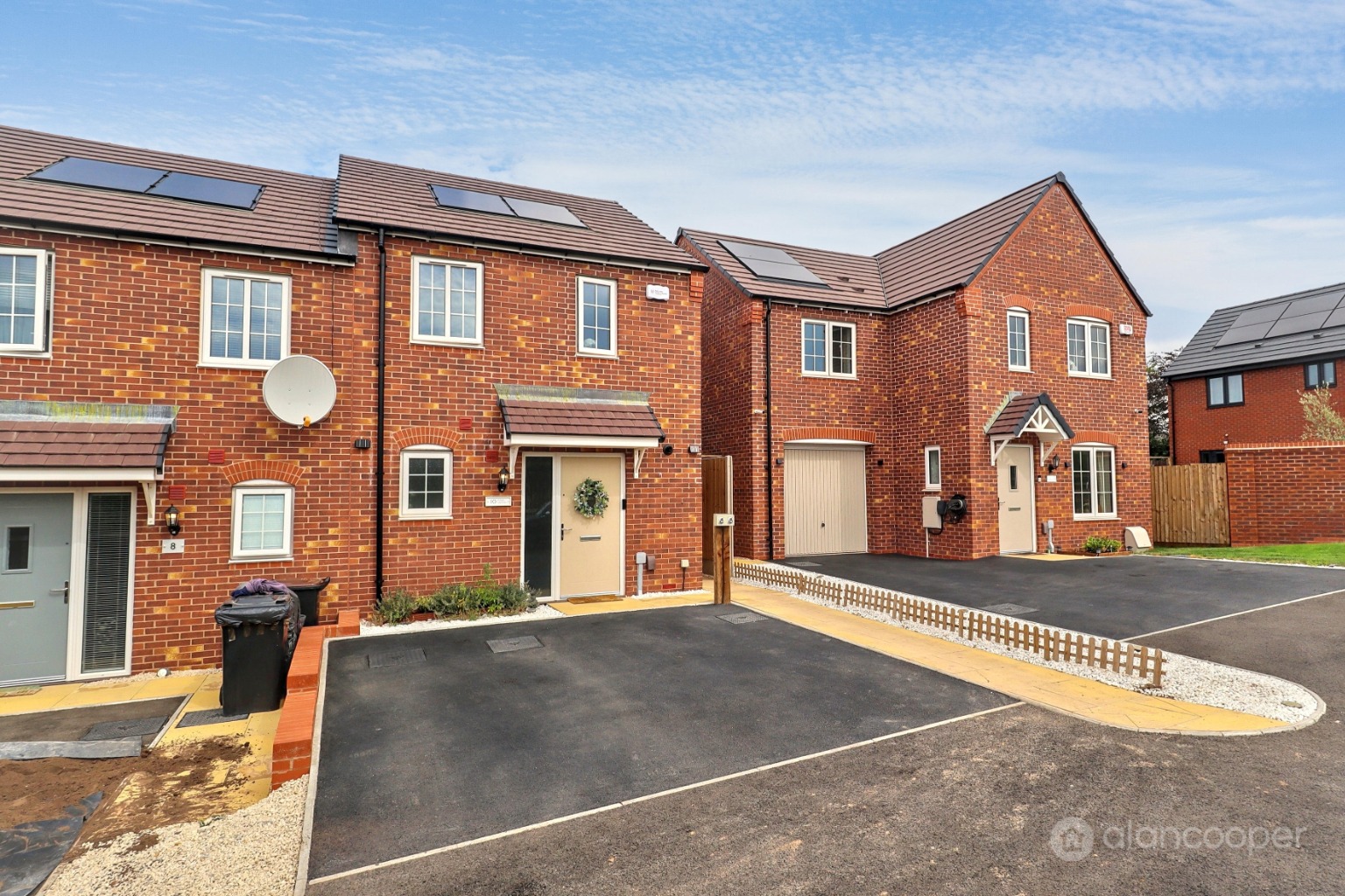 Wuffle Gardens, Meadow Green, Nuneaton, CV11 7AJ