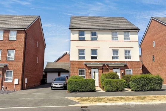 Topiary Road, St James Gate, Weddington, Nuneaton, CV10 0FS
