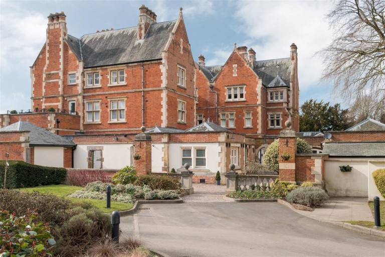 Caldecote Hall Drive, Caldecote
