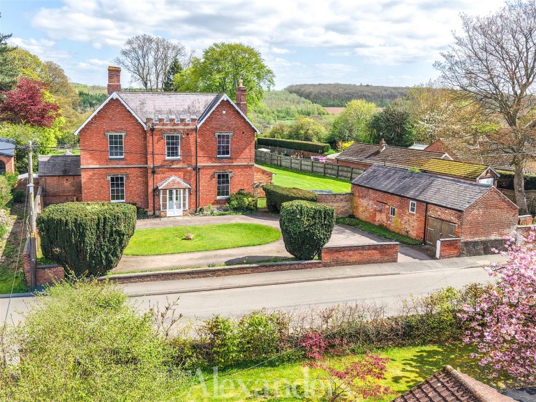 Main Street, Thornton