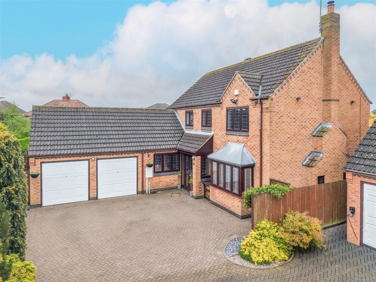 Manor Gardens, Desford