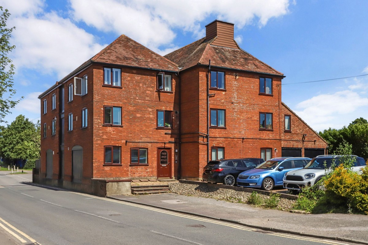 Weydon Lane, Farnham, GU9