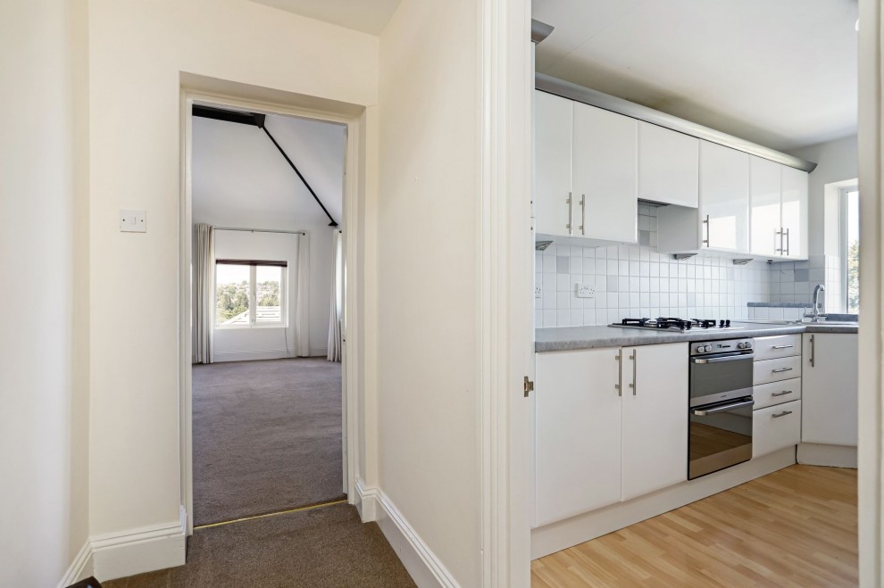 Weydon Lane, Farnham, GU9